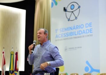 Lars Grael leva mensagem de superação e inclusão ao seminário de acessibilidade do TCE-AM