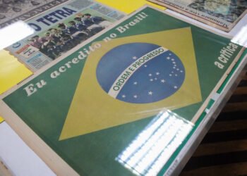 ‘Memórias da Copa’: Exposição na Biblioteca Pública revive conquista histórica do tetracampeonato do Brasil