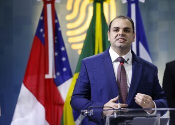 Governador interino Roberto Cidade destaca ampliação da cidadania no interior durante abertura do ‘Registre-se em Manaus’