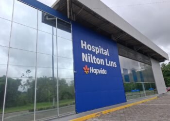 Áudios longos, reuniões e chamadas: estamos falando mais e pior? Especialista alerta para sobrecarga vocal na era digital