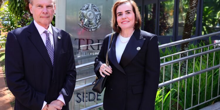 Presidente do TCE-AM prestigia posse da nova mesa diretora do TRF-1