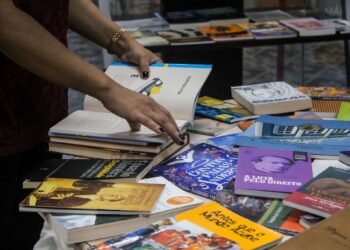 Troca de Livros e Gibis celebra 10 anos e reúne leitores na Biblioteca Pública do Amazonas