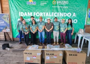 Em Manaquiri, Idam realiza a entrega de R$ 170 mil em crédito rural para agricultores familiares e pescadores