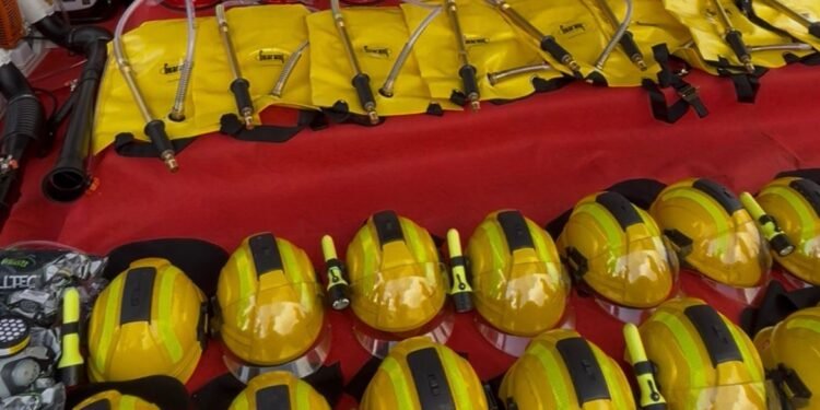 Corpo de Bombeiros do Amazonas inicia aulas do curso de prevenção e combate a incêndios florestais