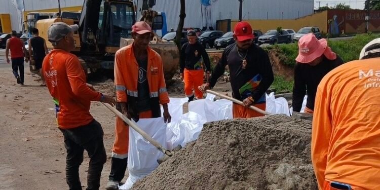 Prefeitura de Manaus avança em obra de drenagem no Colônia Terra Nova com contenção e recuperação da via