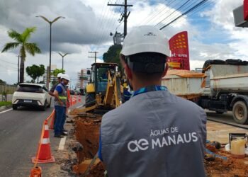 Prefeitura de Manaus notifica Águas de Manaus após vazamento de adutora na zona Oeste