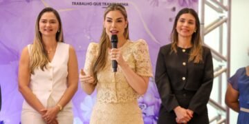 Durante baile ‘Rosas de Maio’, primeira-dama Thaisa Cidade destaca a importância do trabalho social do Estado no acolhimento e qualidade de vida das mulheres participantes