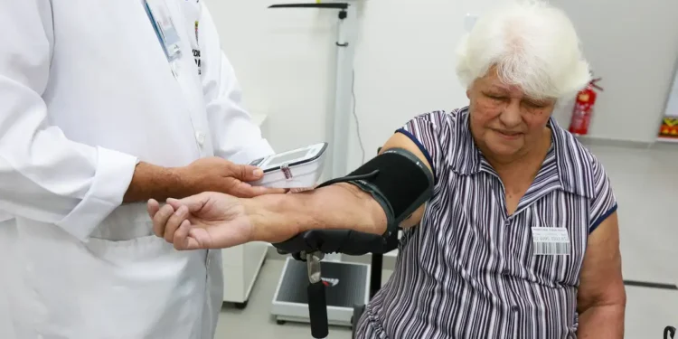 Pessoas 50+ vão representar metade do consumo com saúde em 2044