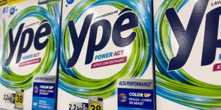 Saiba como pedir reembolso de produtos Ypê suspensos pela Anvisa