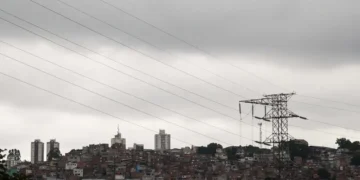 Fim de semana será de temporal no Sudeste e chuva intensa no Norte