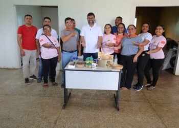 Wilson Lima visita cooperativa de guaraná em Urucará e reforça apoio à produção que movimenta a economia do Amazonas