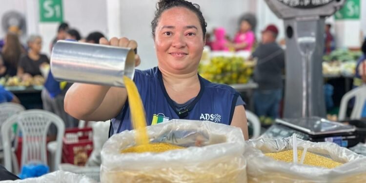 Governo do Amazonas tem dez pontos de comercialização das Feiras de Produtos Regionais da ADS em Manaus