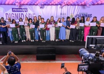 Primeira-dama Thaisa Cidade participa de ação de dignidade menstrual e cidadania para estudantes da rede estadual