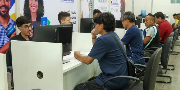 Sine Amazonas divulga 279 vagas de emprego para esta segunda-feira