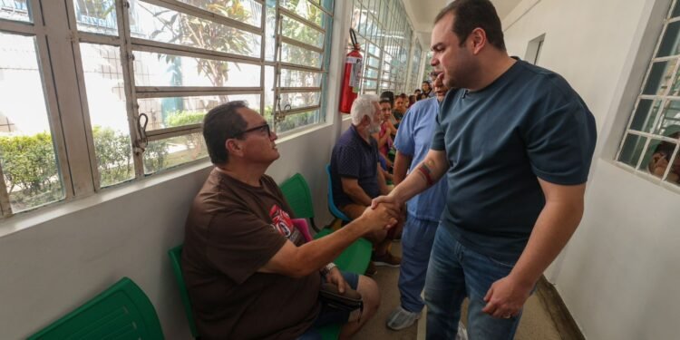 Governador Roberto Cidade acompanha ações do programa Opera + Amazonas na Fundação Hospitalar Alfredo da Matta