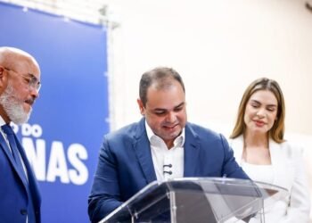 Governador Roberto Cidade anuncia investimentos em infraestrutura e distribuição de fardamentos e kits para alunos da rede pública de ensino