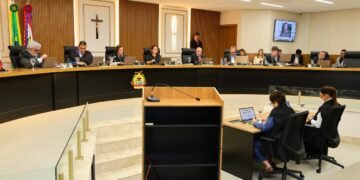 TCE-AM reúne municípios para formalizar políticas públicas do programa TCE pela Educação