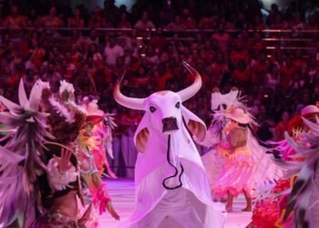 Festival de Parintins 2026: Boi Garantido encerra primeira noite com espetáculo sobre união dos povos, crenças e tradições