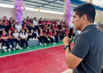 Governo do Amazonas leva Curso de Defesa Pessoal Feminina às escolas da zona sul de Manaus