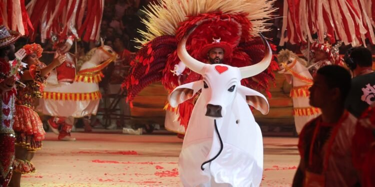 Festival de Parintins 2026: Garantido encerra o festival com “Parintins, Terra Encantada” e a despedida histórica de Isabelle Nogueira
