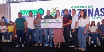 Governador Roberto Cidade acompanha ações e realiza entregas no Governo Presente na zona leste de Manaus