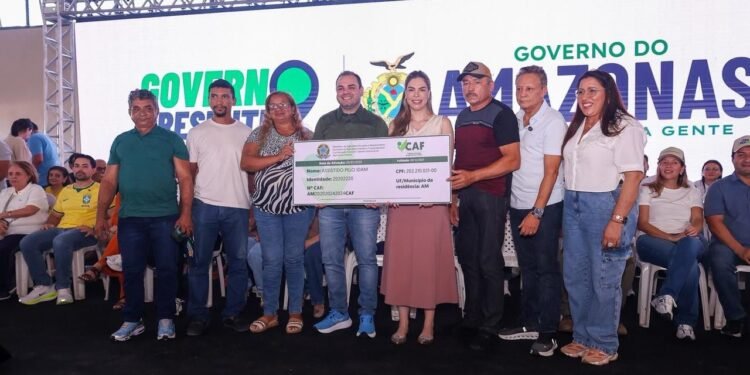 Governador Roberto Cidade acompanha ações e realiza entregas no Governo Presente na zona leste de Manaus