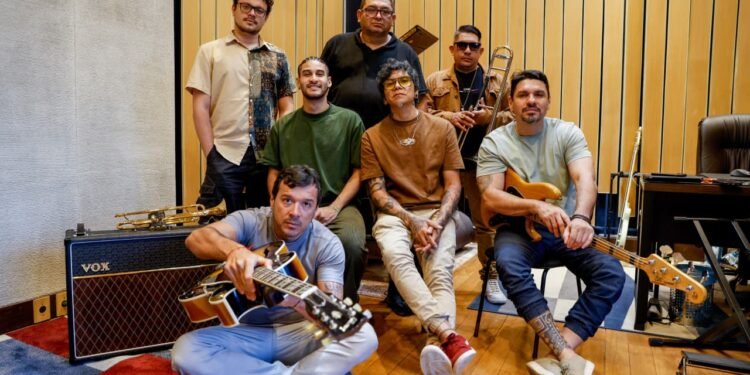 Os Tucumanus fazem show gratuito no Largo São Sebastião