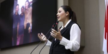 Brena Dianná cobra acesso com alimentos no Bumbódromo