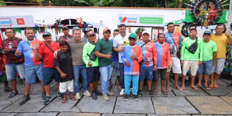 Wilson Lima valoriza tricicleiros em Parintins