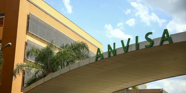 Anvisa suspende lote de medicamentos para hipertensão e câncer de mama