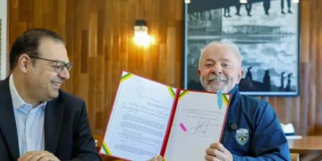 Lula sanciona lei que garante renovação automática da CNH