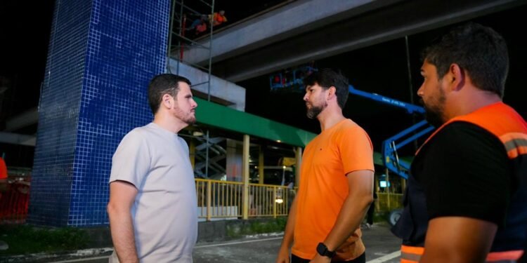Prefeito Renato Junior acompanha avanço da concretagem do tabuleiro da nova passarela da avenida Torquato Tapajós
