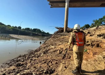 Ponte de R$ 36 milhões desaba e deixa quatro feridos no Acre
