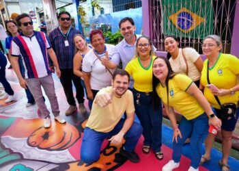 Prefeito Renato Junior visita ‘Ruas da Copa’ e prestigia trabalho feito nas comunidades que mantém viva a tradição de celebrar os jogos da Seleção Brasileira
