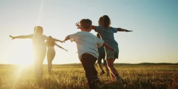 Em clima de Copa, campanha pede ‘cartão vermelho ao trabalho infantil’