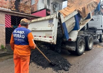 Prefeitura de Manaus atende solicitação de moradores e recupera rua Lóris Cordovil com serviços da operação ‘Tapa-Buracos’