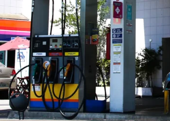 Concorrência do etanol e subvenção fazem preço da gasolina cair