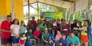 Em mutirão, Idam entrega 40 documentos rurais a comunitários de Manacapuru