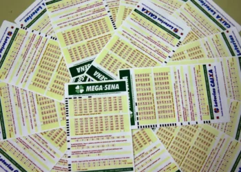 Mega-Sena acumula novamente e prêmio principal vai para R$ 42 milhões
