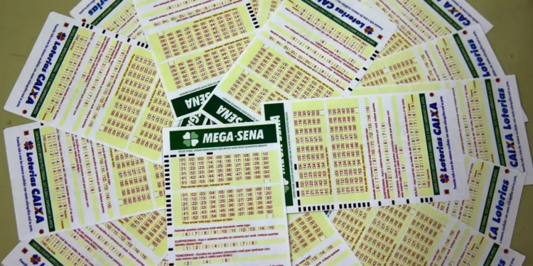 Mega-Sena acumula novamente e prêmio principal vai para R$ 42 milhões