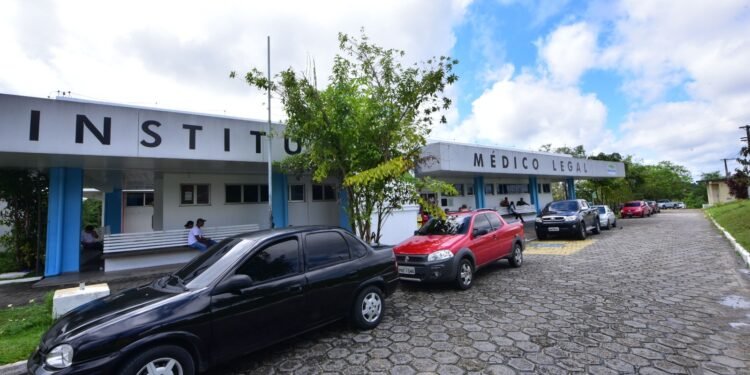 IML pede ajuda para localizar familiares de Fabrício Pedrosa de Souza
