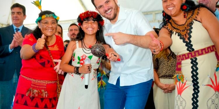 Prefeito Renato Junior entrega a USF Santos Dumont e amplia atendimento de saúde para 25 mil pessoas na zona Centro-Oeste de Manaus
