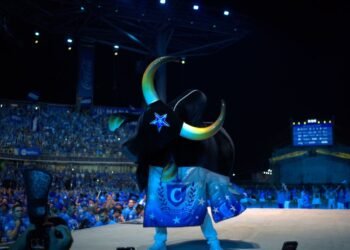 Festival de Parintins 2026: Torcida lota arquibancadas e embala último ensaio técnico do Caprichoso no Bumbódromo