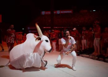 Festival de Parintins 2026: Garantido leva emoção ao Bumbódromo em ensaio técnico aberto ao público