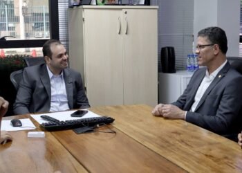 Governador Roberto Cidade apresenta modelo inteligente de segurança pública ao governador de Rondônia
