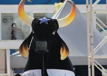 Festival de Parintins 2026: Caprichoso abre e Garantido encerra apresentações no Bumbódromo