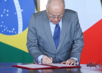 Itamaraty alerta risco de EUA usarem força militar no Brasil