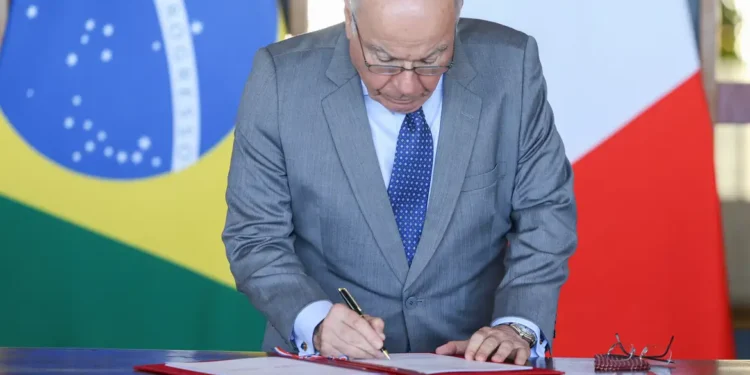 Itamaraty alerta risco de EUA usarem força militar no Brasil