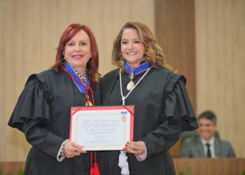 Laura Lucas toma posse como membro do TRE-AM