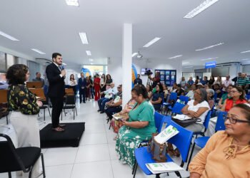 Renato Junior prestigia cerimônia e agradece dedicação de 48 servidores recém-aposentados